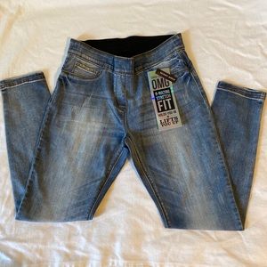 Coco + Carmen Skinny Jeans